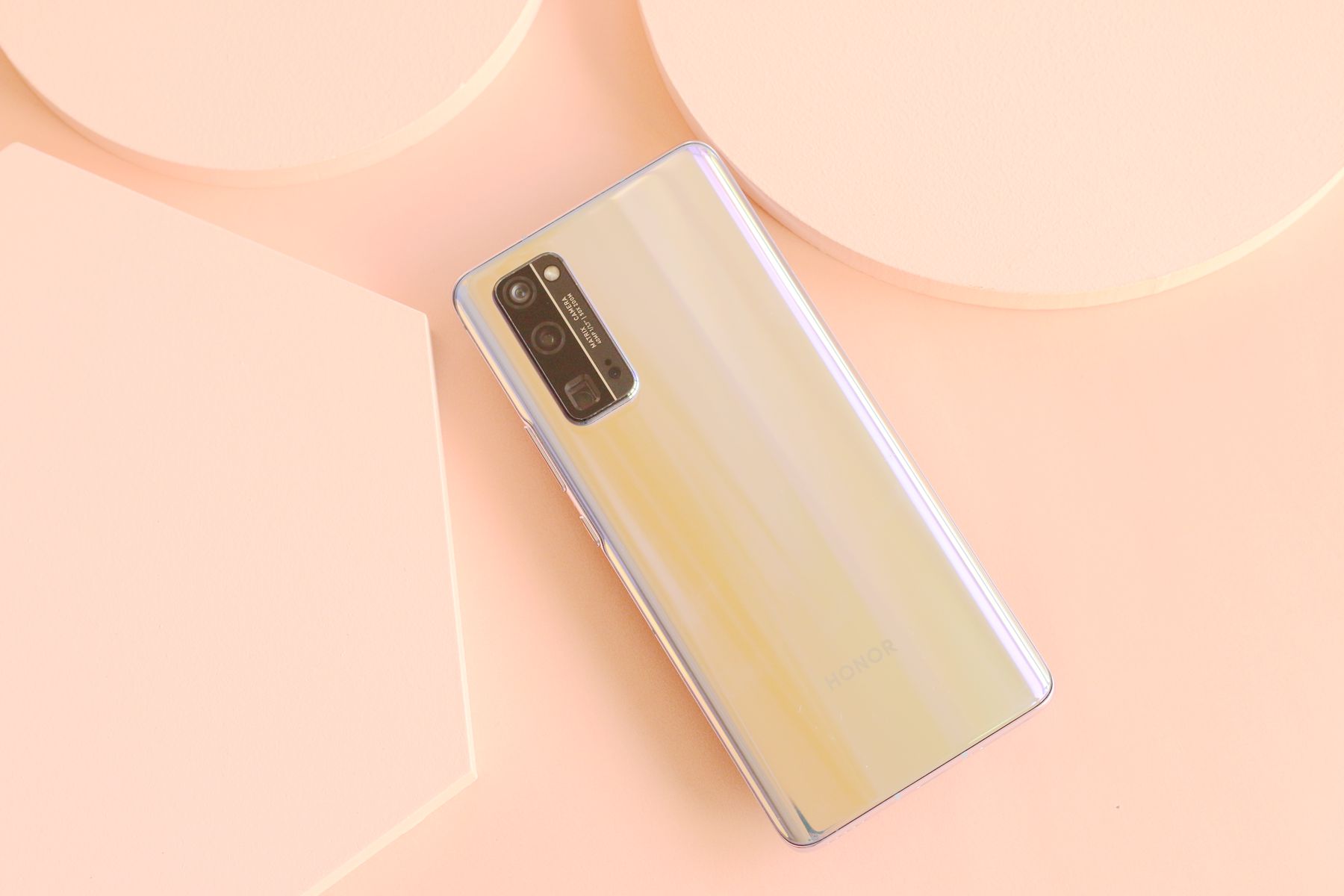 发布了半年的手机,麒麟9905g手机有哪些