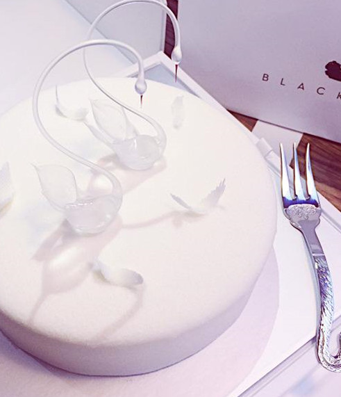 黑天鹅蛋糕最贵的一个亿,好利来黑天鹅最贵蛋糕