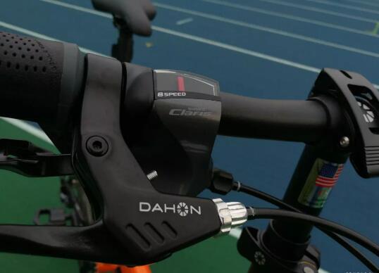 大行d82015纪念版和2022款区别,大行d8评测视频