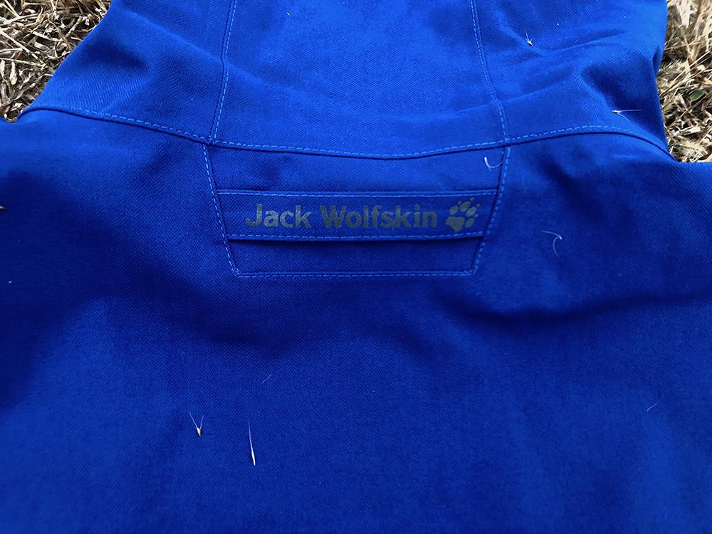 狼爪登山徒步冲锋衣，满满惊喜的开箱报告