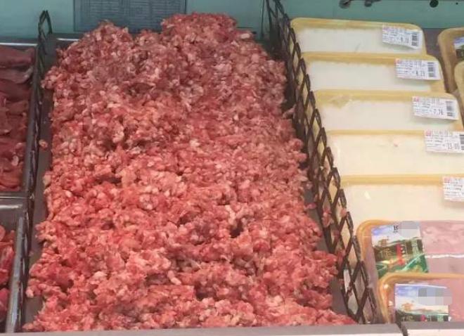 这三类食品再便宜也不要去超市买,特价超市临期食品