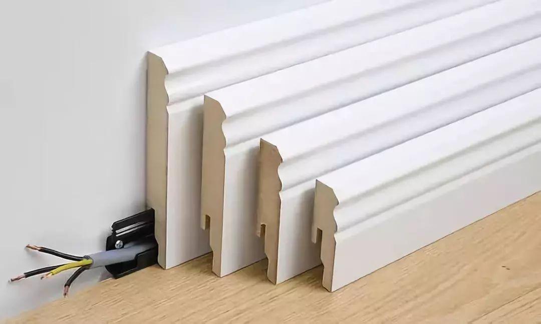 安装踢脚线会弄坏电线吗,装修公司踢脚线装错