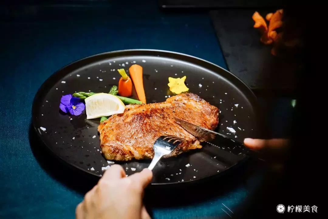 深圳藏在巷子里的酒馆清吧,藏在深圳闹市里的复古小酒馆