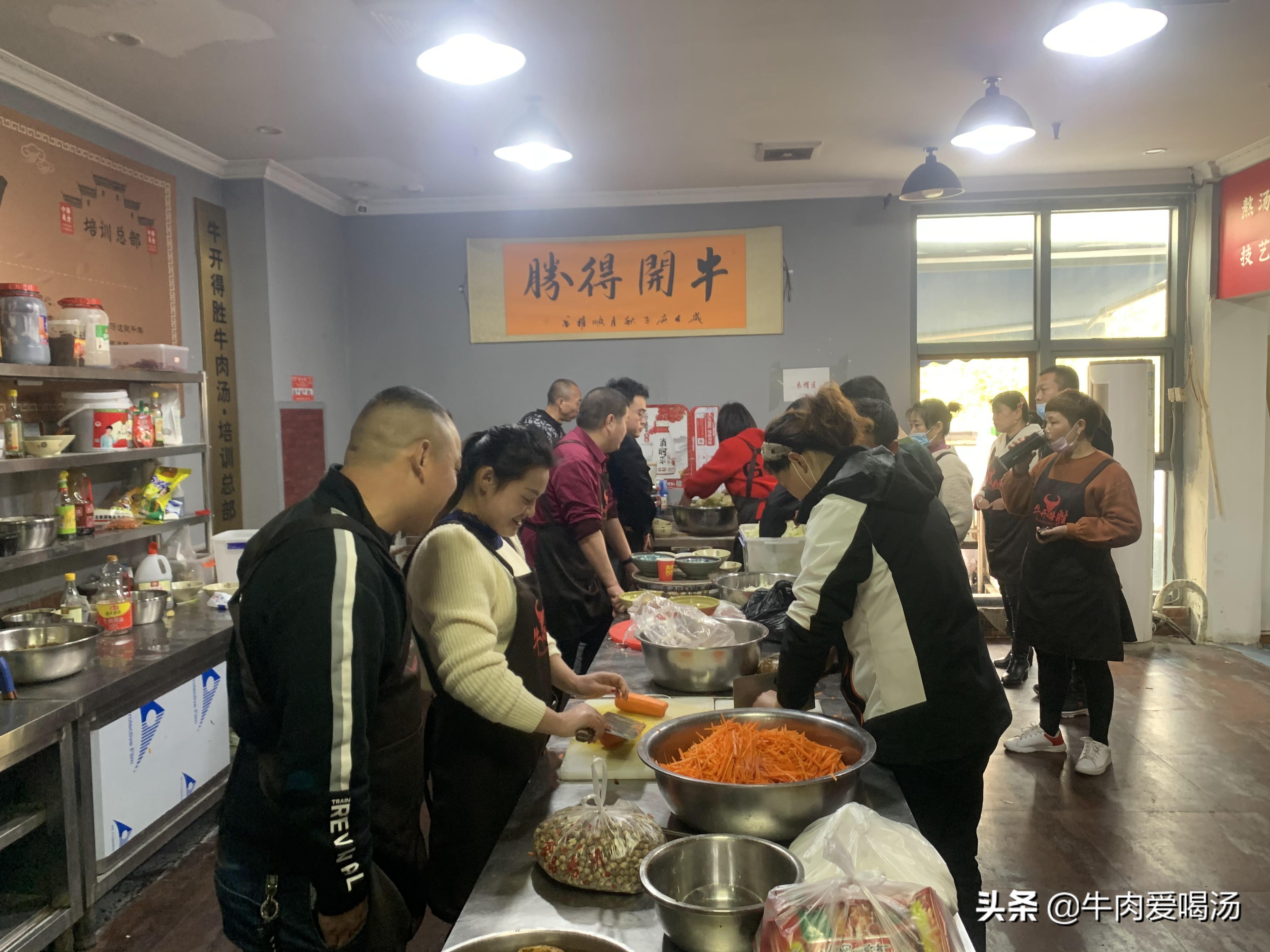 牛肉汤几月份是淡季,夫妻开店做淮南牛肉汤