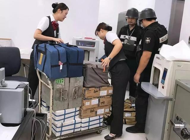 秋招考上工行科技岗要先做柜员吗,秋招建行柜员