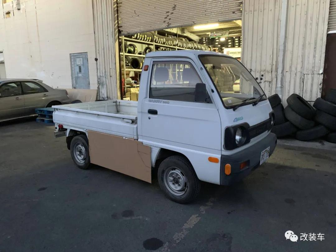 中置四驱五速手动的双门超跑，今晚我在秋名山等你