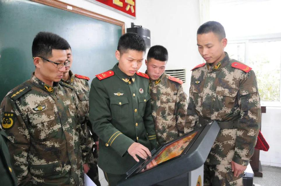 退役后，他成了一名电影导演