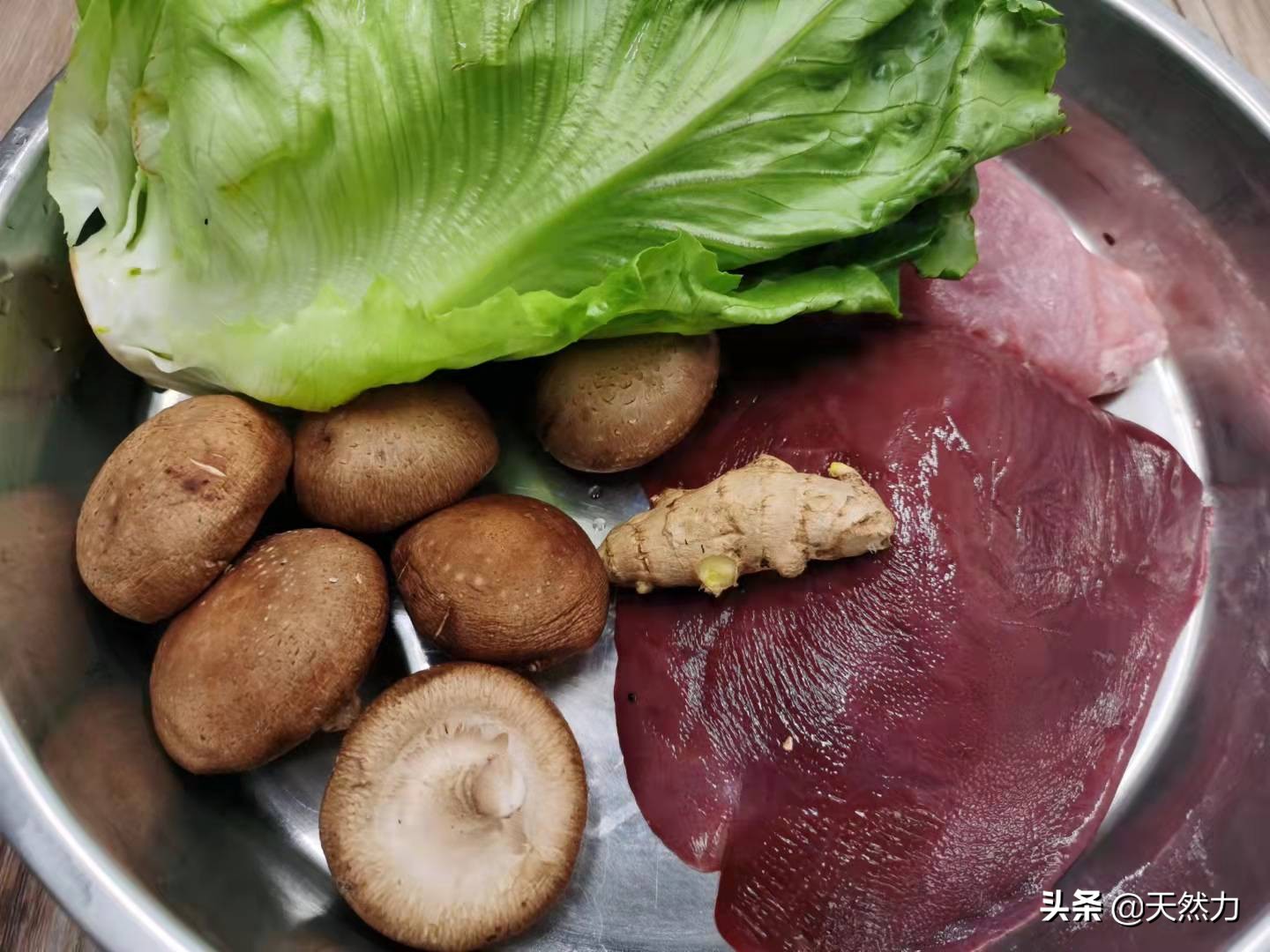 猪肝汤怎么做又嫩又不糊汤,猪肝汤要怎么做才脆爽