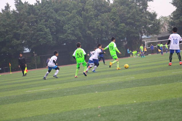 广州白云区小学足球联赛排名,广州市荔湾区龙溪小学足球比赛