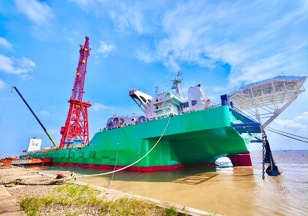 5亿多的大船来咯！“能建广火002”3000吨起重船交船