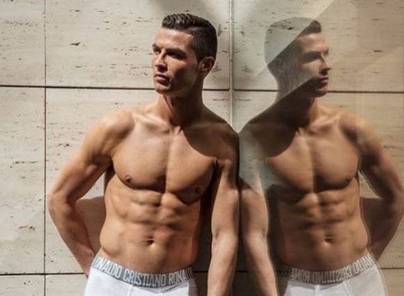 c罗最后一场尤文更衣室,c罗在尤文时的状态