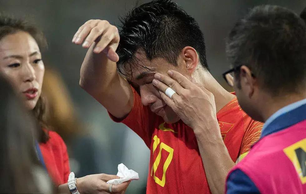 国足亚洲杯首战引发热议,国足不敌叙利亚被球迷骂