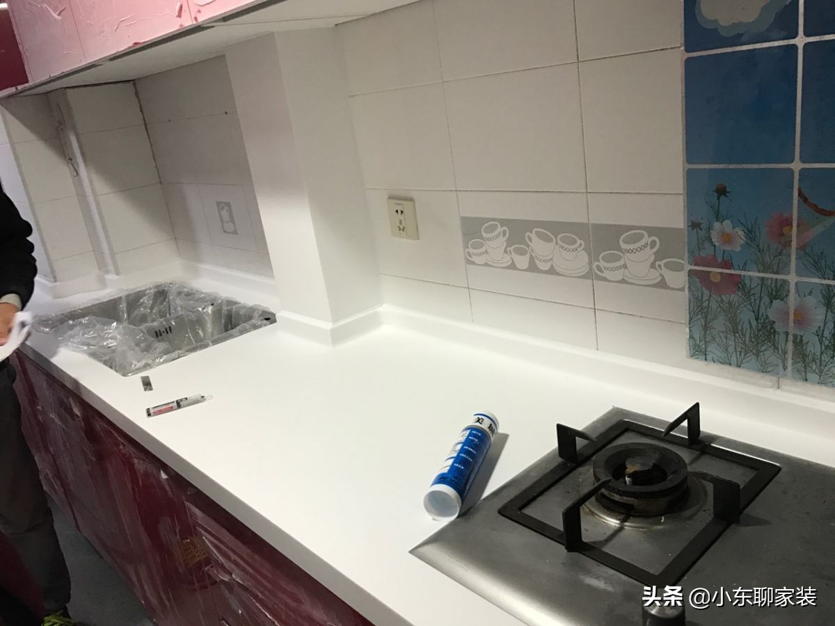 定制橱柜如何确定颜色好坏,定制橱柜怎么样确认板材环保