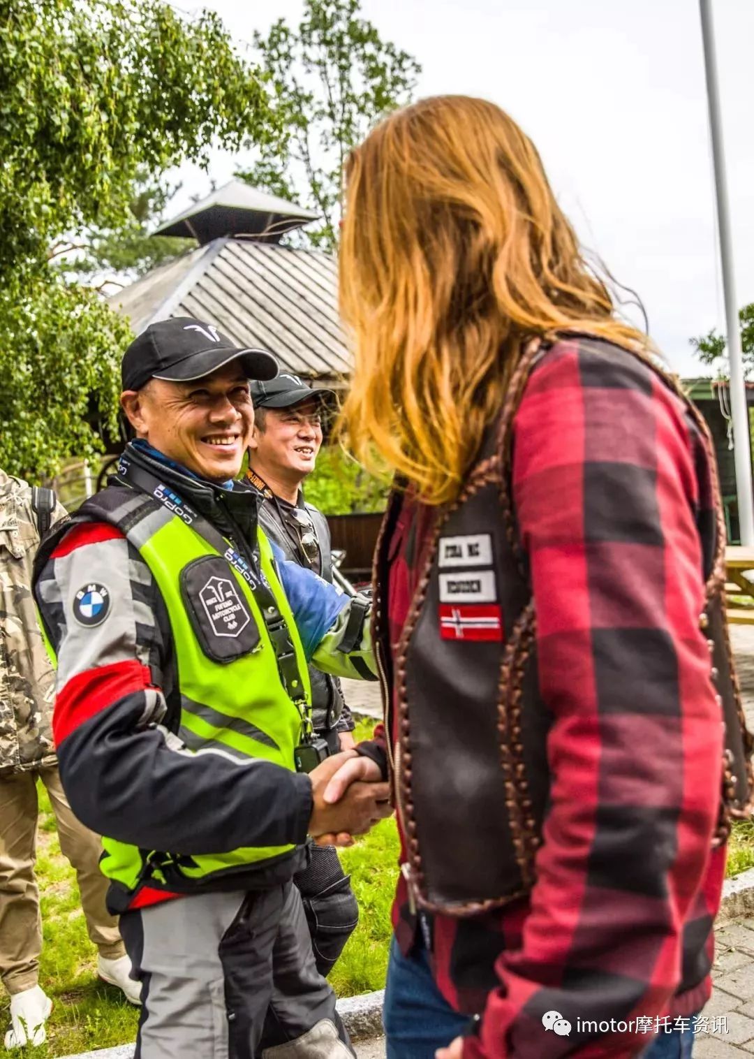 又是来自深圳的摩托车俱乐部！这次他们踏上了北欧的*途征**