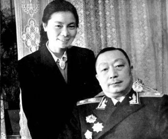 聂帅独生女聂力：饱经磨难，16岁才上小学，成世界第一位女中将