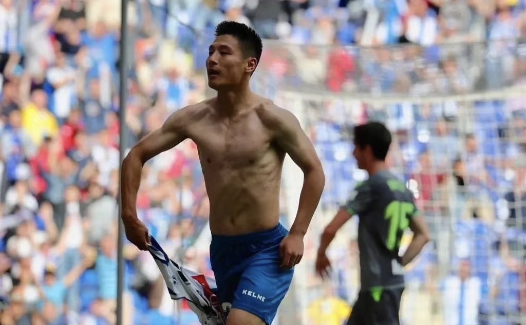 武磊感谢恩师,武磊感动中国