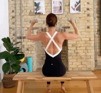 想要手臂粗壮练什么动作,纤细手臂的瑜伽动作