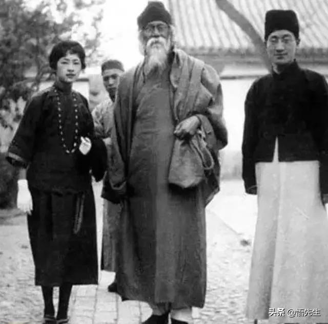 年轻时的霍金照,霍金年轻时照片有多帅