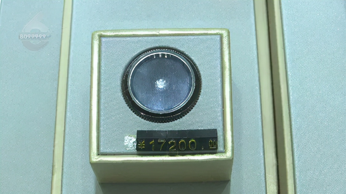 18000买的钻戒只值180,19000买的钻戒戴一年亏一万多