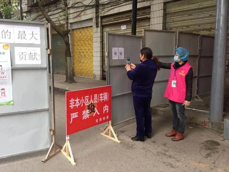 新时代的人民女警察是这样的！“别怕，您放心，有我们在呢！”