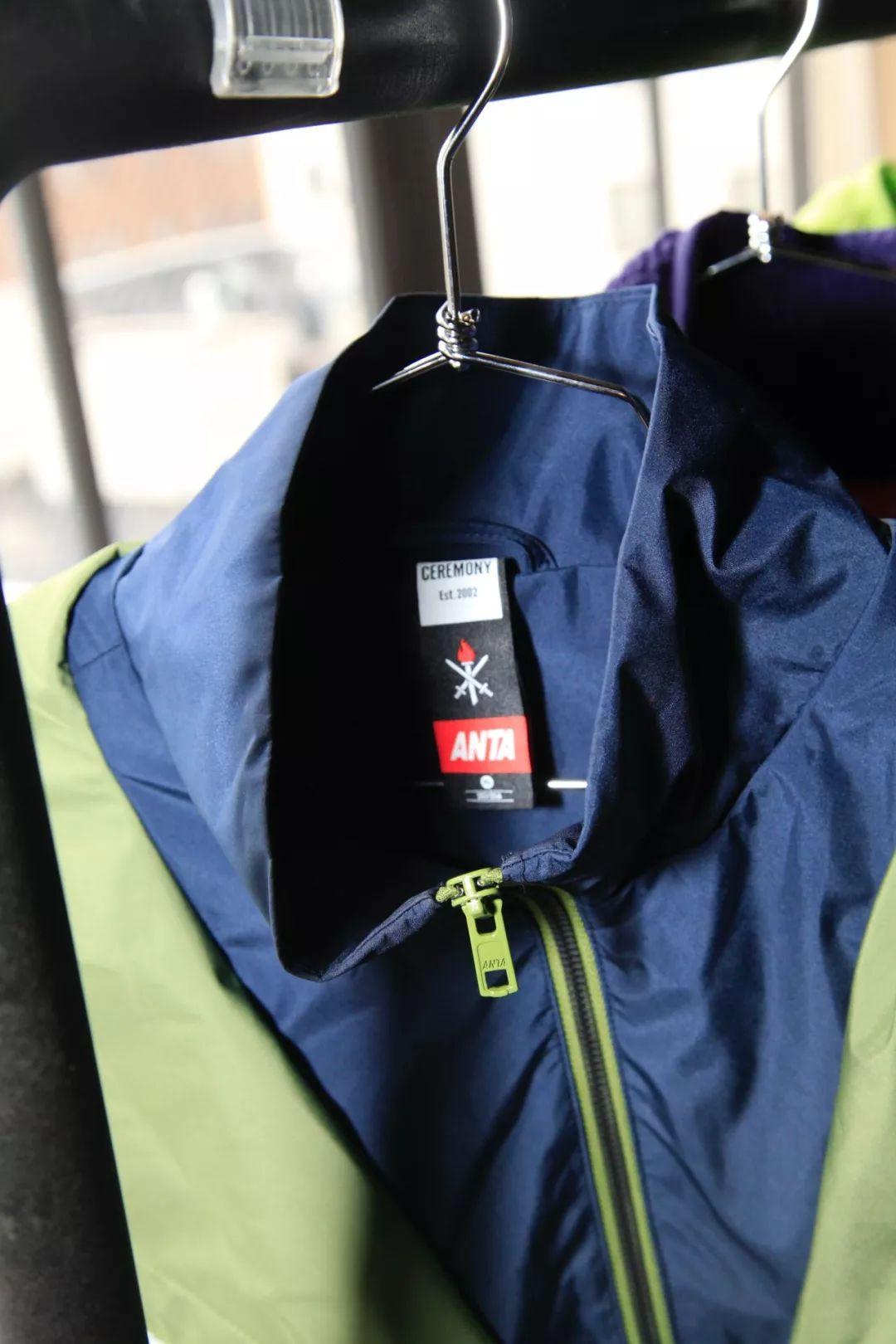 安踏潮湃,安踏火爆携款