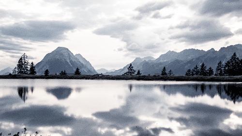 腾讯应用宝，越过山丘