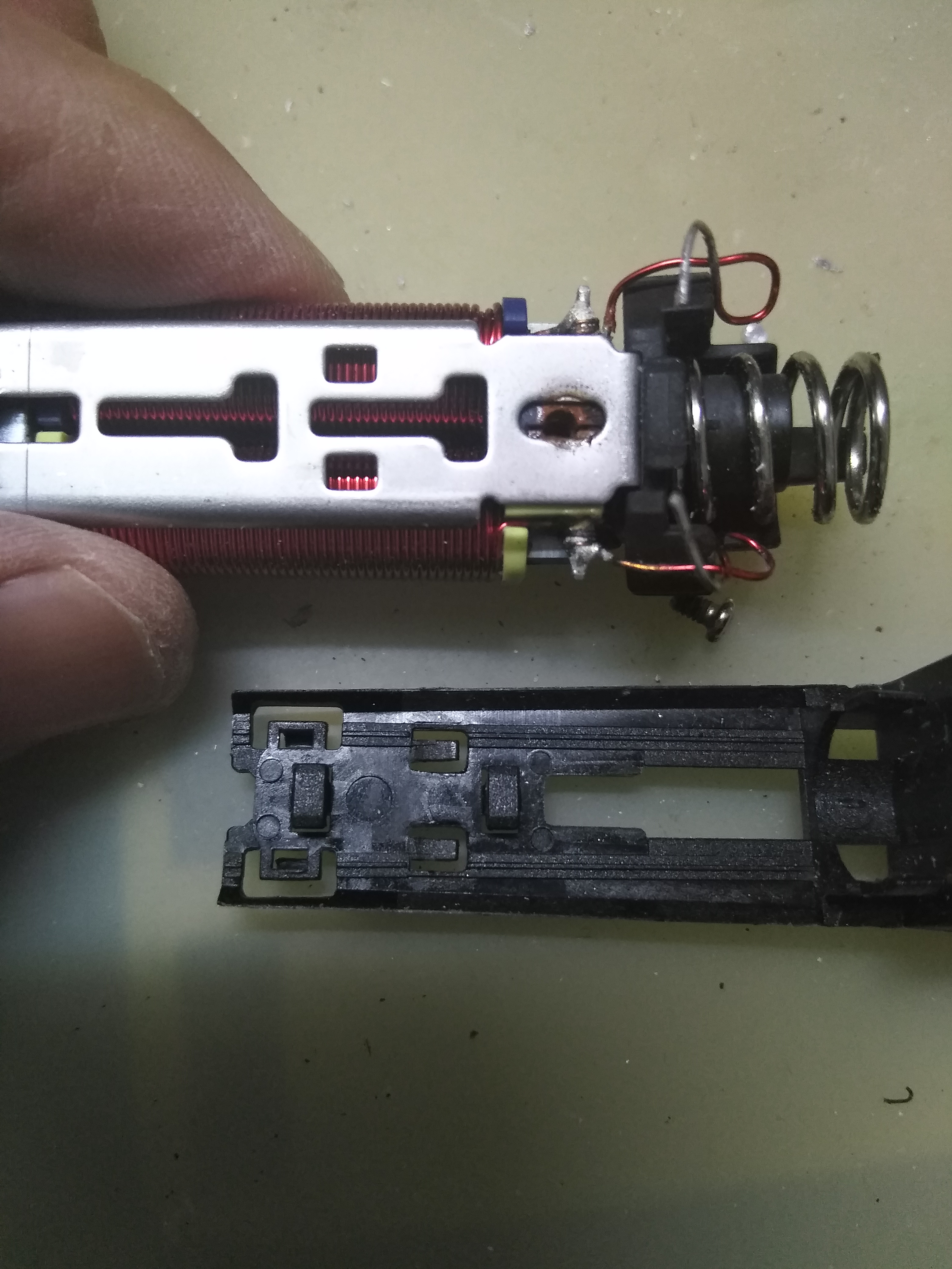 飞利浦电动牙刷6731维修,飞利浦hx99电动牙刷坏了怎么处理