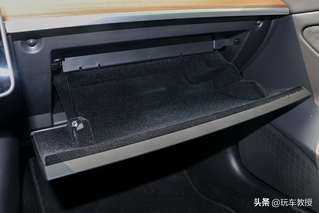 奥迪a4和特斯拉model3怎么选,特斯拉model3焕新版奥迪a4