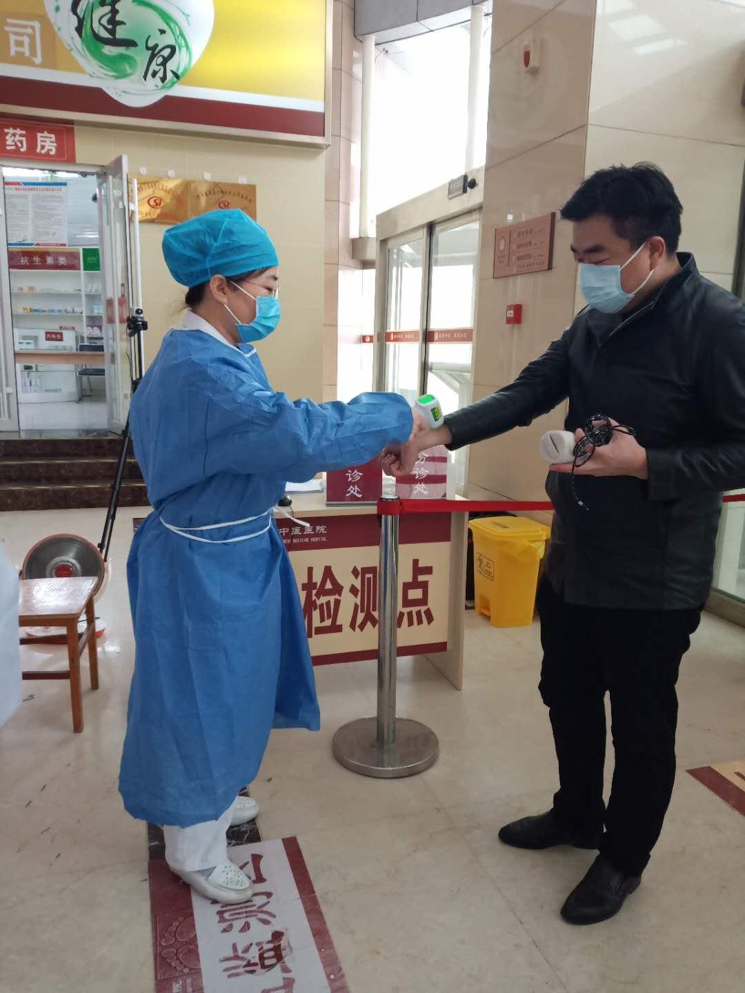 疫情下的中医医护人员,疫情下的医务工作者和一群志愿者