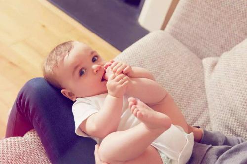 三岁孩子夜里还穿纸尿裤,4岁孩子夜里穿纸尿裤