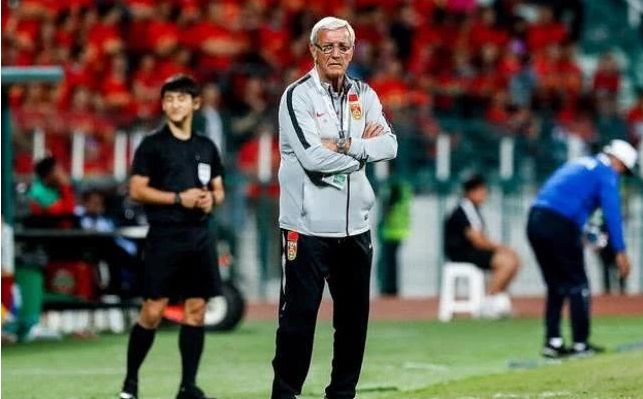 国足这课不好上，里皮是教授，郜林是高中生，大专、本科生是谁？