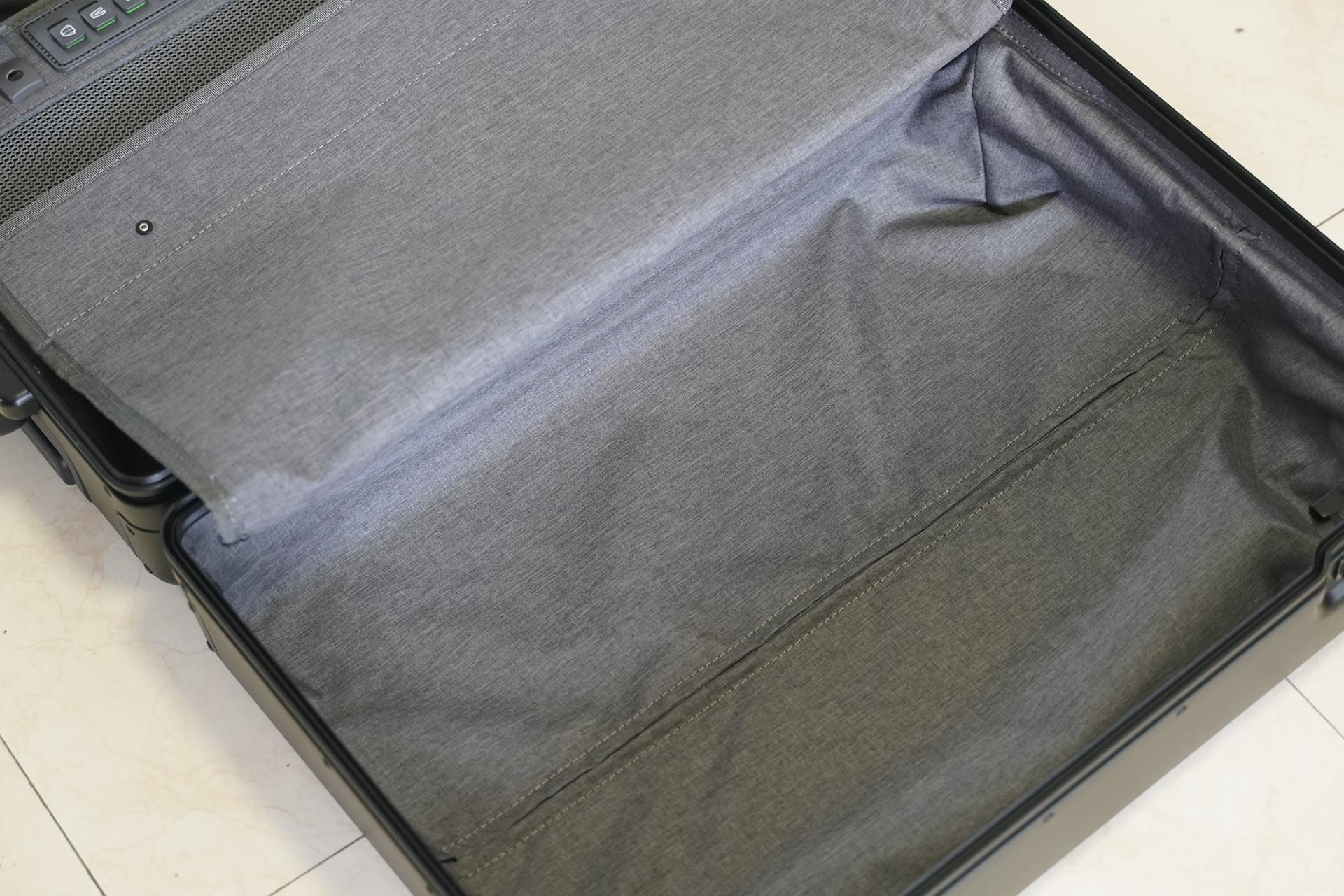 地平线8铝镁合金拉杆箱,地平线拉杆箱和elle拉杆箱哪个好