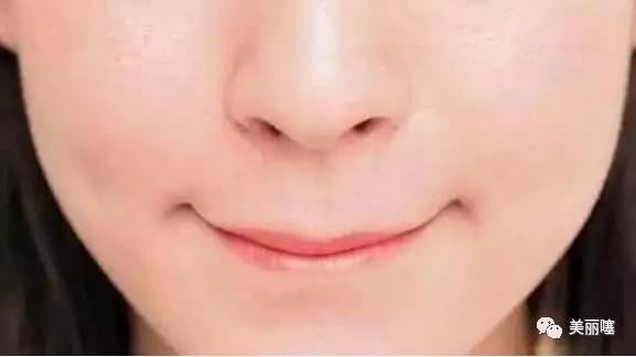 迪奥涂口红的正确方法,迪奥口红不化妆涂哪一款