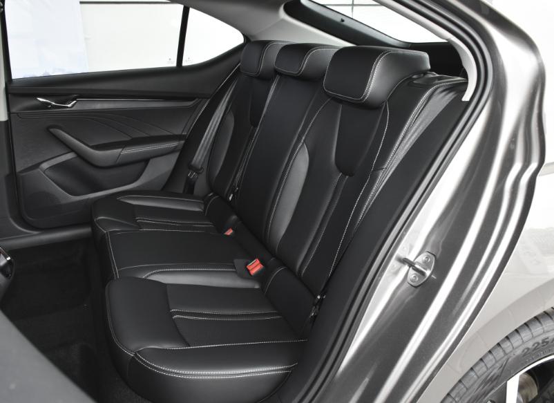 动力好省油耐用操控好的家用车suv,最省油的紧凑级家用轿车试驾