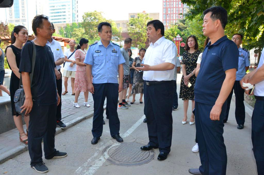 秦都区政府陈万峰,带队到街道督导调研创城工作