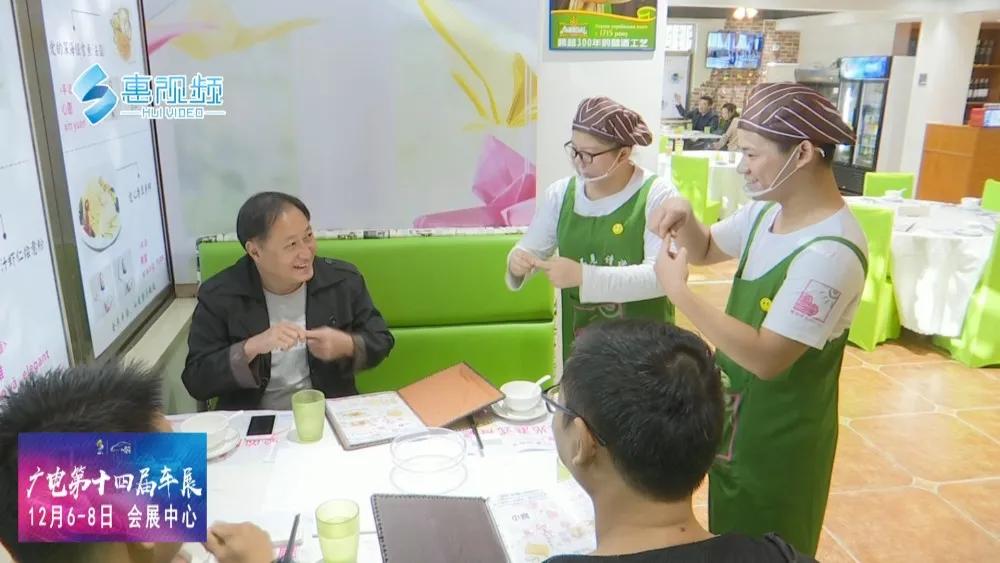 导盲犬被热议视频,导盲犬为什么被指责