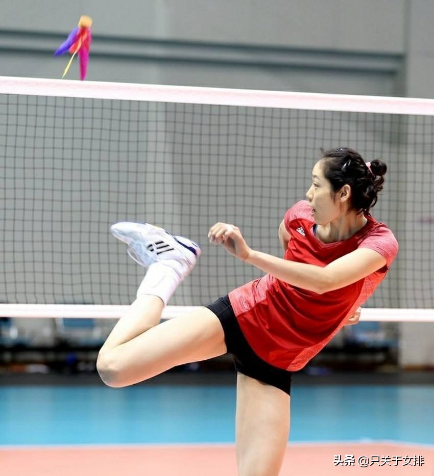中国女排都有谁穿篮球鞋,中国女排朱婷穿库里球鞋