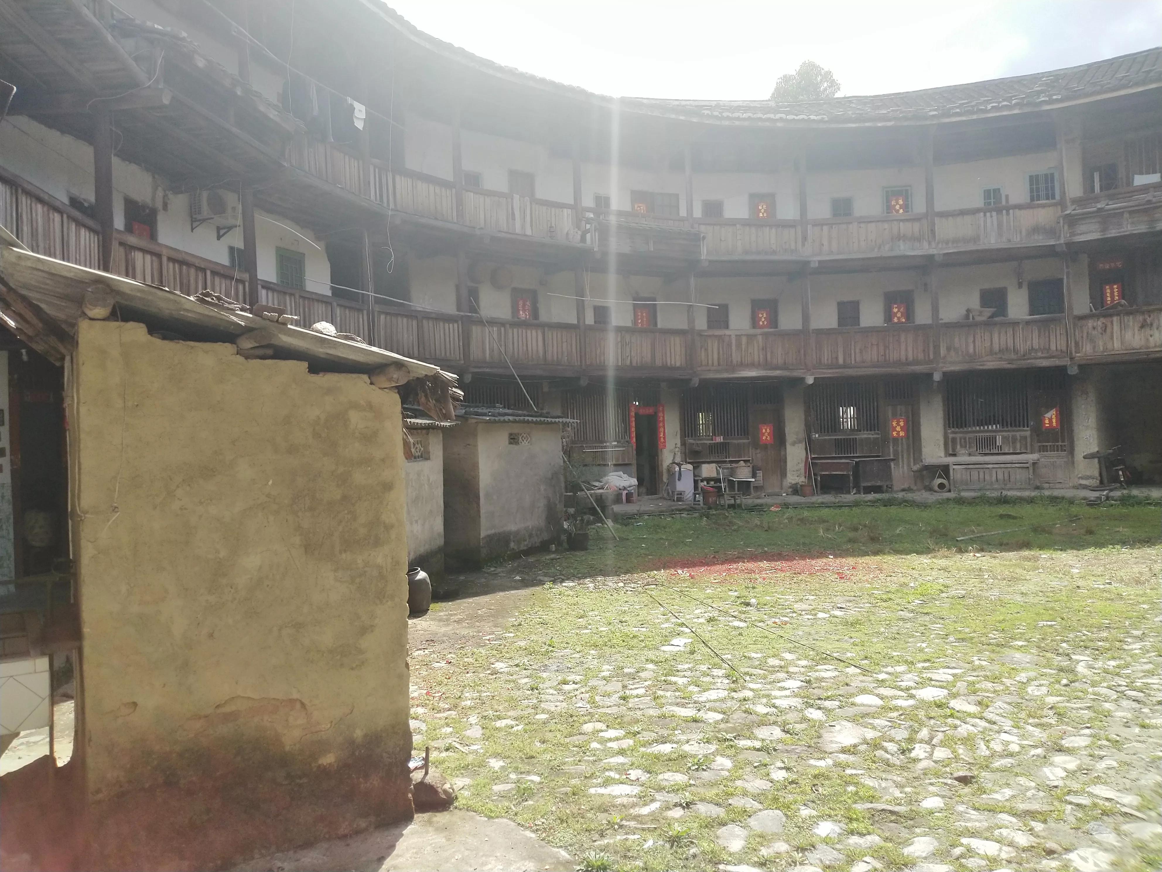 家乡的土楼作文500字,春节南靖土楼家乡的风俗