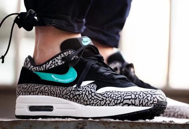 李宁的外套一般多少钱一件,李宁日本专卖