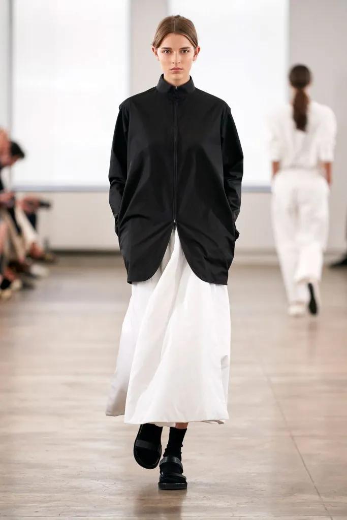 今年最流行凉鞋简单大方百搭,今年流行几款夏日凉鞋时尚百搭