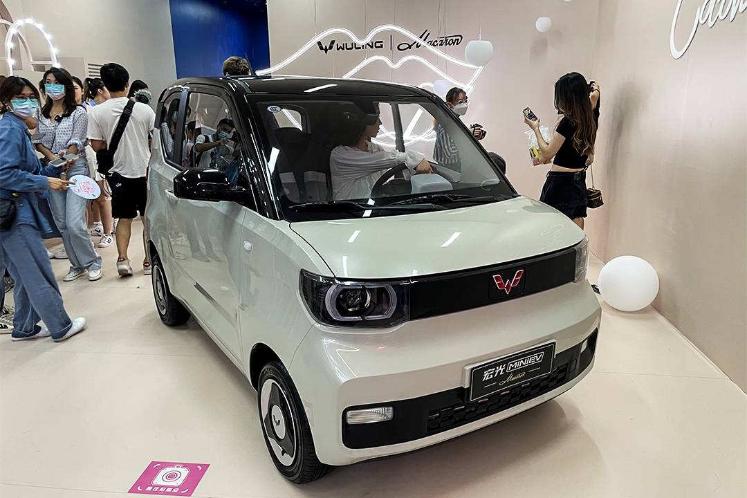 五菱宏光miniev第3代马卡龙粉色,紫色白顶马卡龙五菱宏光mini新车