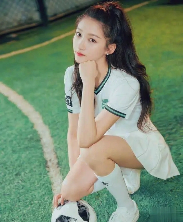 今年流行的黑袜,时尚潮流黑袜