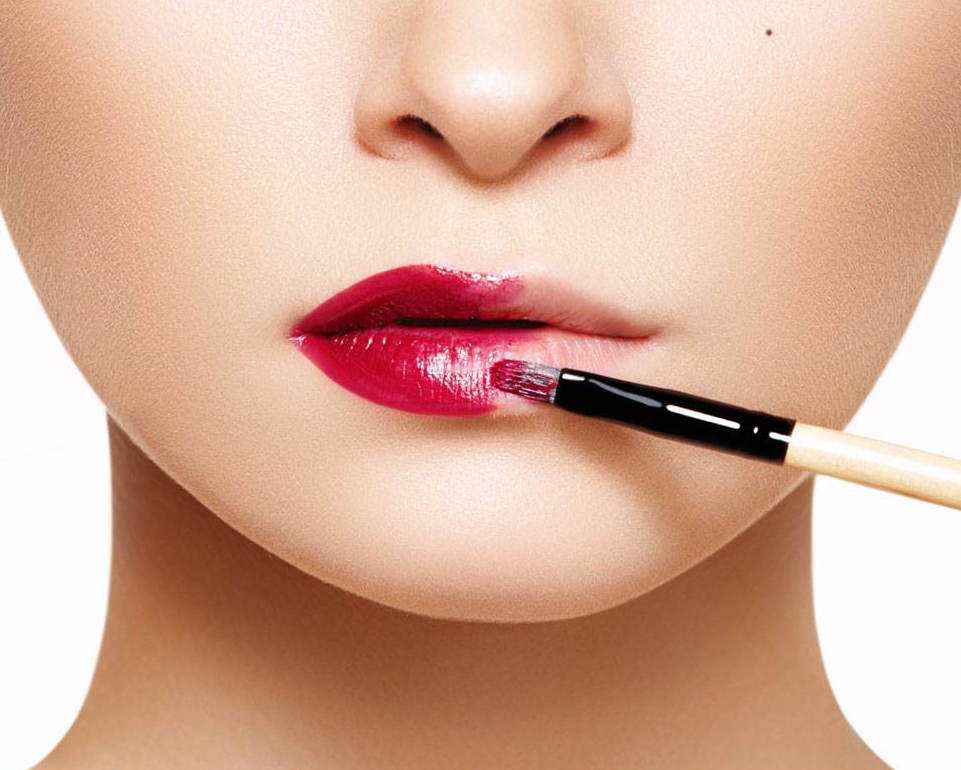 李佳琦一句话让这支口红全球断货,买得起口红,却吃不起猪肉?