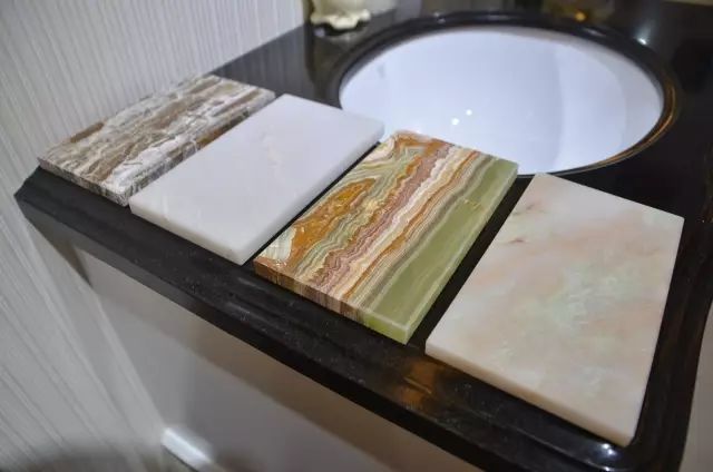 卫生间的浴室柜如何选择,卫生间卫浴柜怎么选