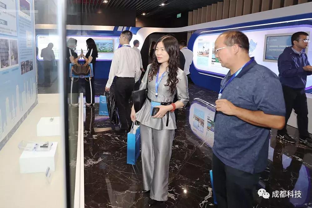 首进科研院所！这场物理感的“菁蓉汇·校企双进”很“高能”