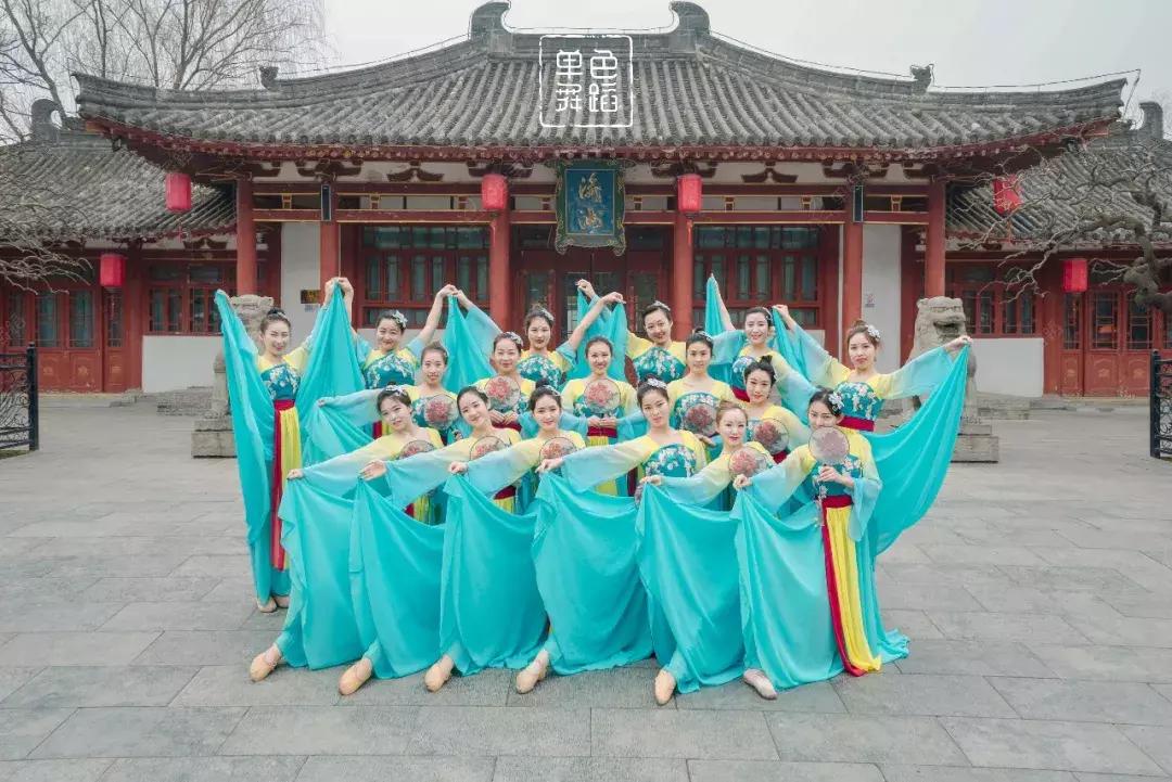 眼睛无神到有神,怎么看眼睛有神还是无神