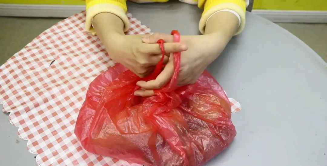 塑料袋打死结解不开,塑料袋死结怎么打没有痕迹