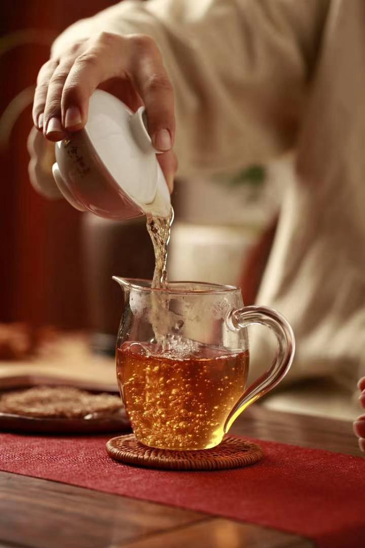 品牌普洱茶哪一款口粮茶性价比高,普洱茶大厂茶是哪些