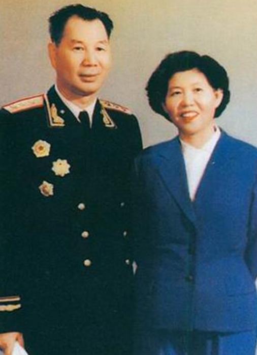 87年八旬老人到全国政协，点名要见杨副主席，杨成武：他还健在？