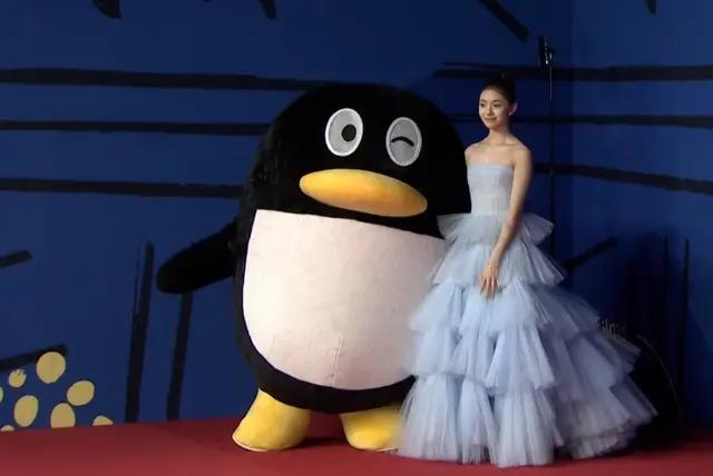 杨幂金晨李沁同框金晨最美,金晨李沁同框比美